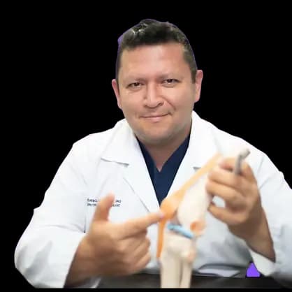 Dr. Luis Calderón en acción